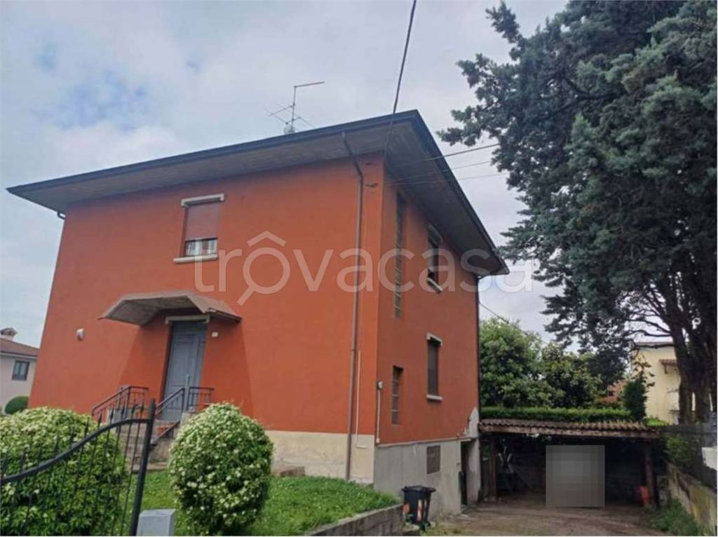 casa indipendente in vendita a Castel San Giovanni