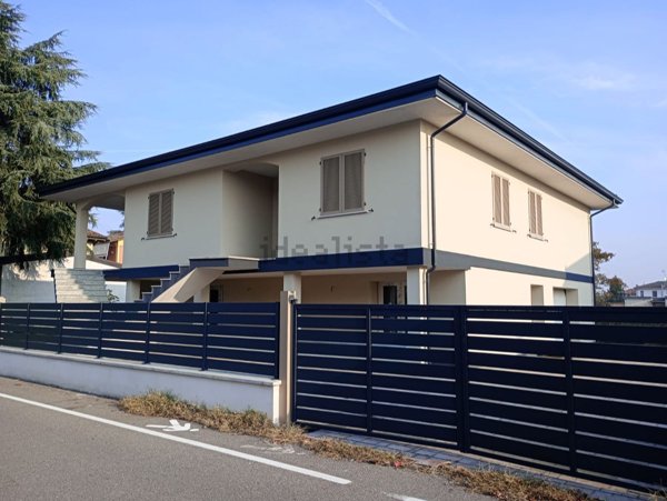 casa indipendente in vendita a Castel San Giovanni