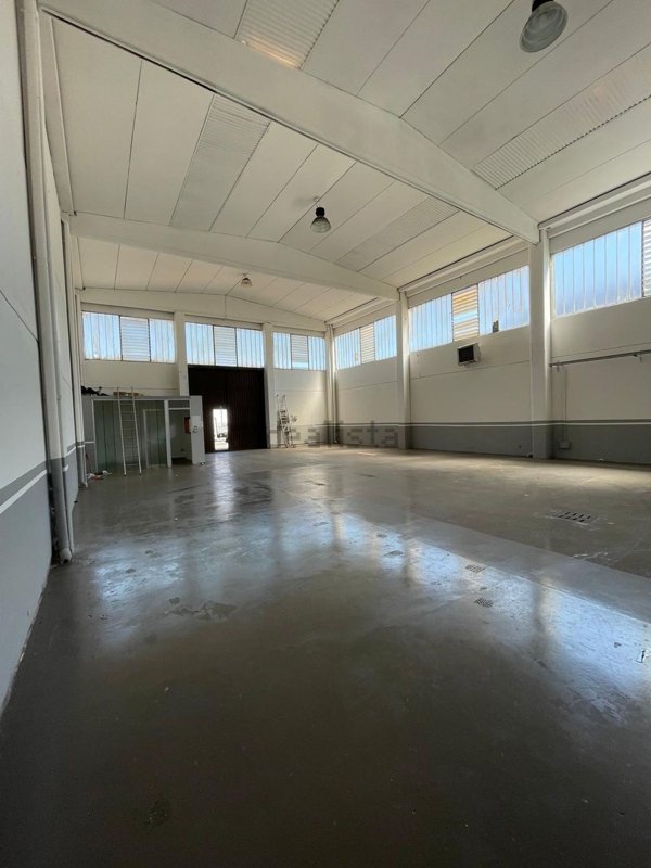 capannone in vendita a Castel San Giovanni