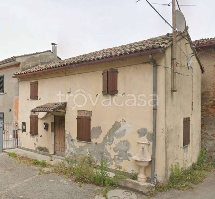 casa indipendente in vendita a Castel San Giovanni in zona Pievetta