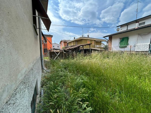 casa indipendente in vendita a Castel San Giovanni
