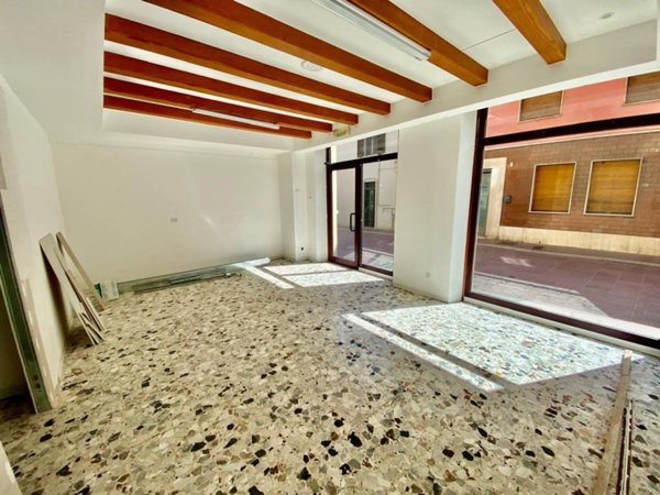 negozio in vendita a Castel San Giovanni