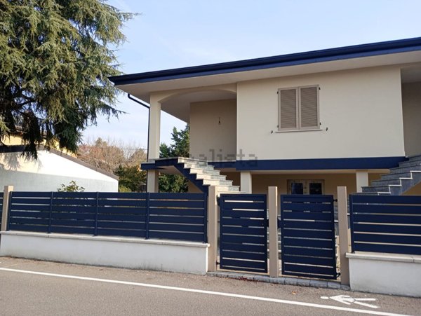 casa indipendente in vendita a Castel San Giovanni