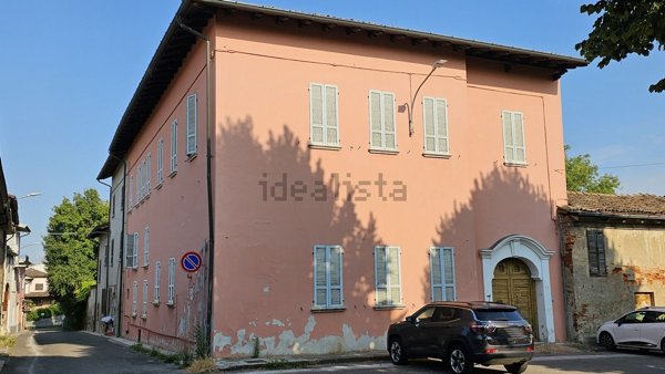 esavano in vendita a Castel San Giovanni in zona Fontana Pradosa