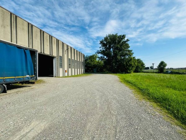 terreno industriale in vendita a Castel San Giovanni