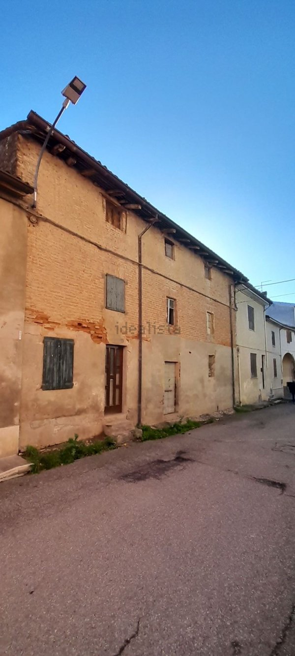 casa indipendente in vendita a Castel San Giovanni in zona Fontana Pradosa