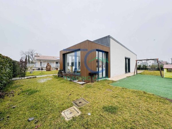 casa indipendente in vendita a Castel San Giovanni