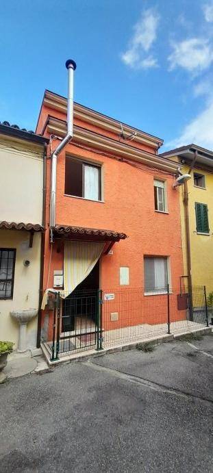 casa indipendente in vendita a Castel San Giovanni in zona Creta