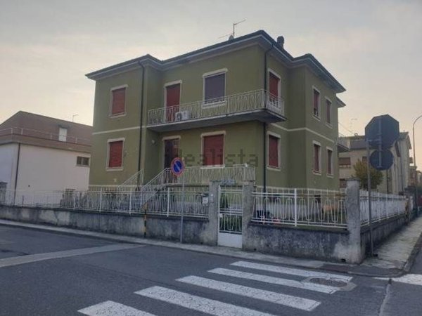 casa indipendente in vendita a Castel San Giovanni