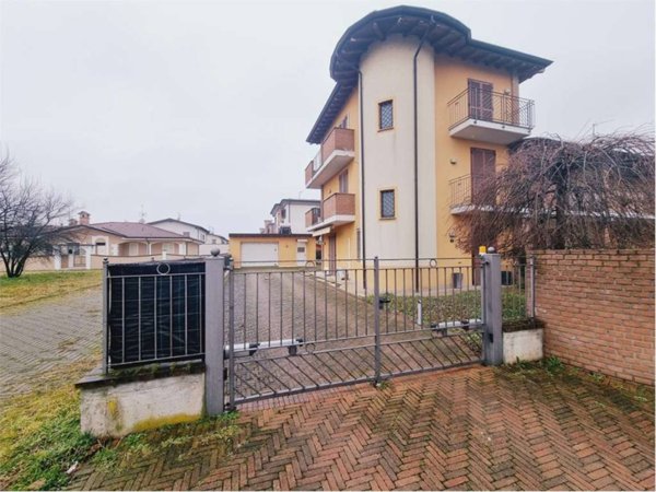 casa indipendente in vendita a Castel San Giovanni