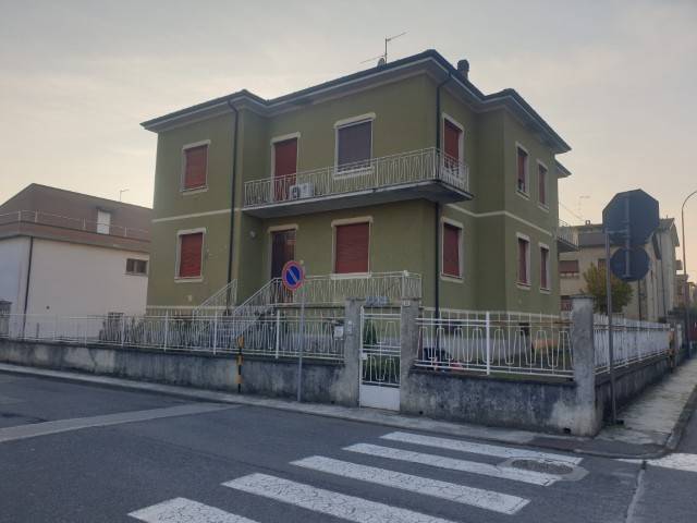 casa indipendente in vendita a Castel San Giovanni