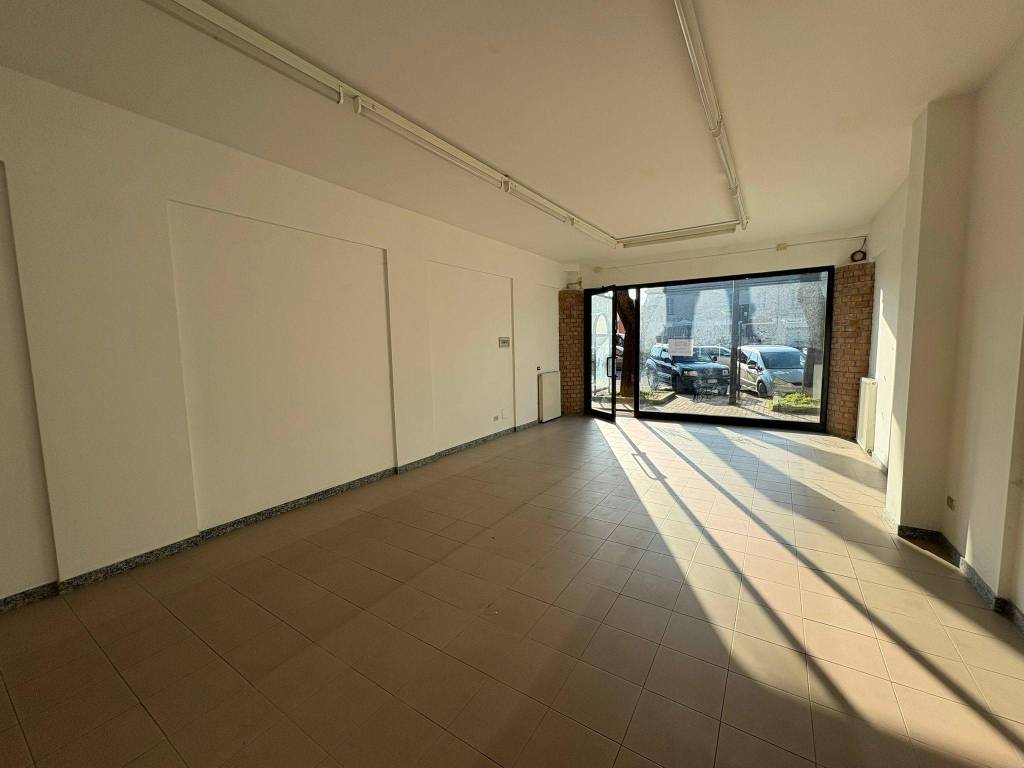 negozio in vendita a Castel San Giovanni