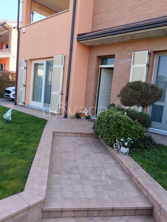 casa indipendente in vendita a Castel San Giovanni