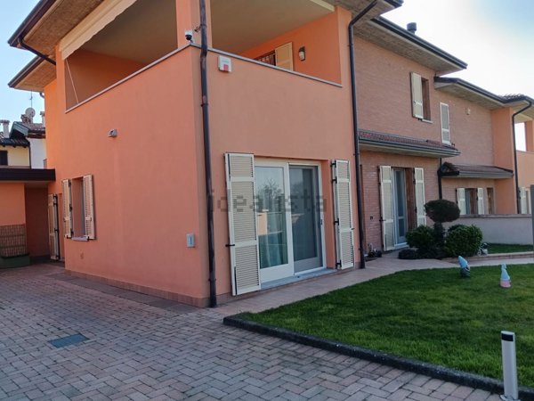 casa indipendente in vendita a Castel San Giovanni
