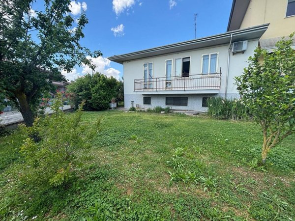 casa indipendente in vendita a Castel San Giovanni