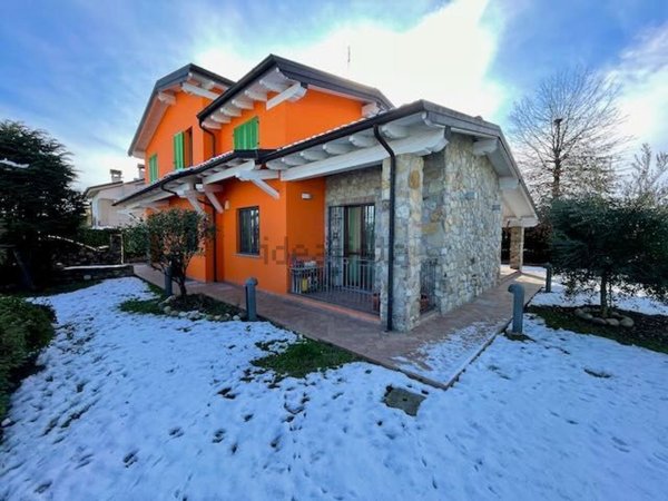 casa indipendente in vendita a Castel San Giovanni