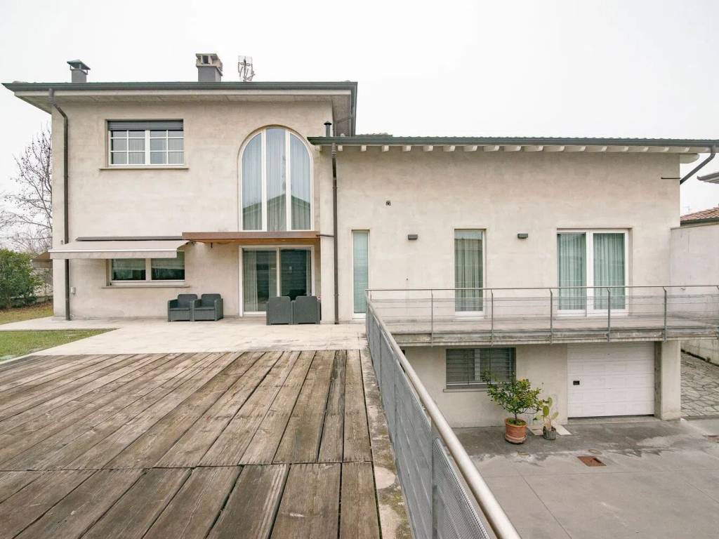 casa indipendente in vendita a Castel San Giovanni