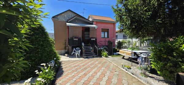 casa indipendente in vendita a Castel San Giovanni