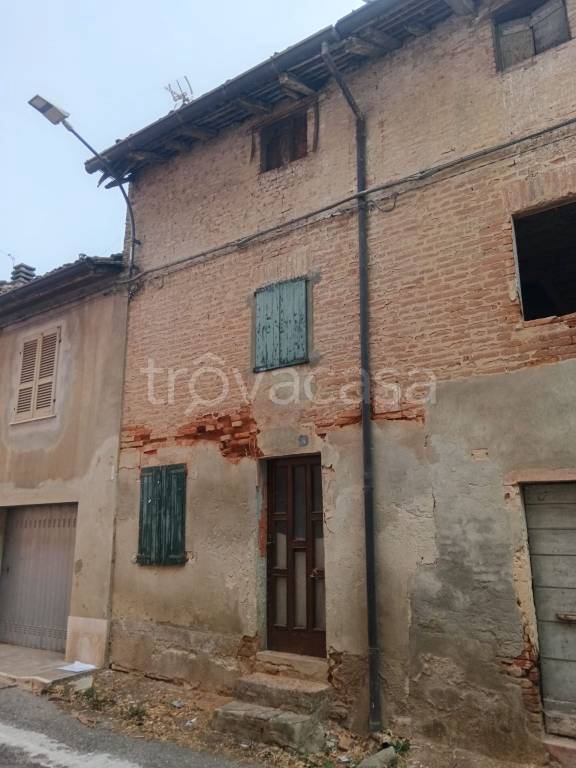 casale in vendita a Castel San Giovanni in zona Fontana Pradosa