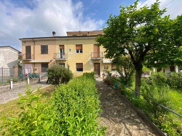 casa indipendente in vendita a Castel San Giovanni in zona Creta