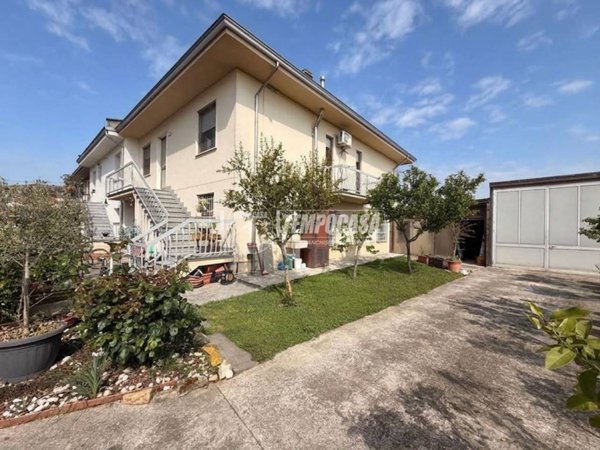casa indipendente in vendita a Castel San Giovanni