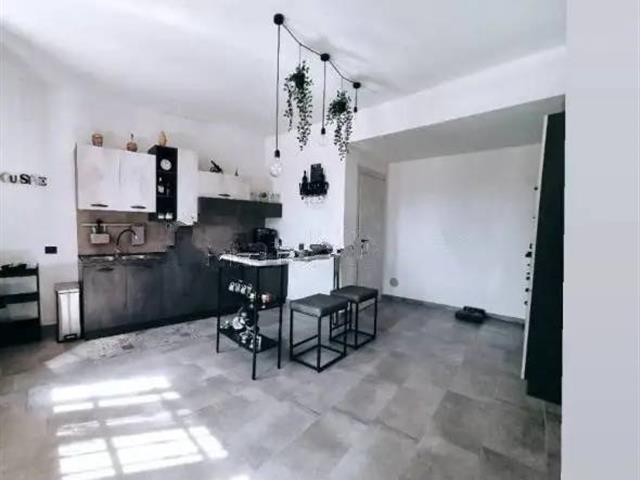 appartamento in vendita a Castelvetro Piacentino in zona Castelvetro