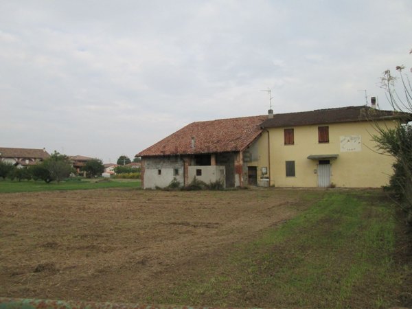 casa indipendente in vendita a Castelvetro Piacentino