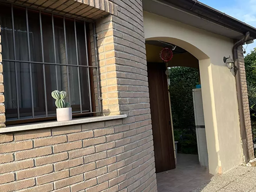 casa indipendente in vendita a Castelvetro Piacentino