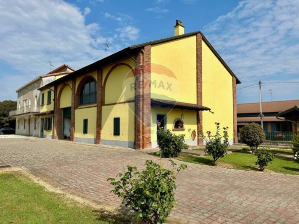 casa indipendente in vendita a Castelvetro Piacentino