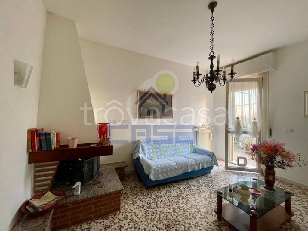 appartamento in vendita a Castelvetro Piacentino in zona San Giuliano