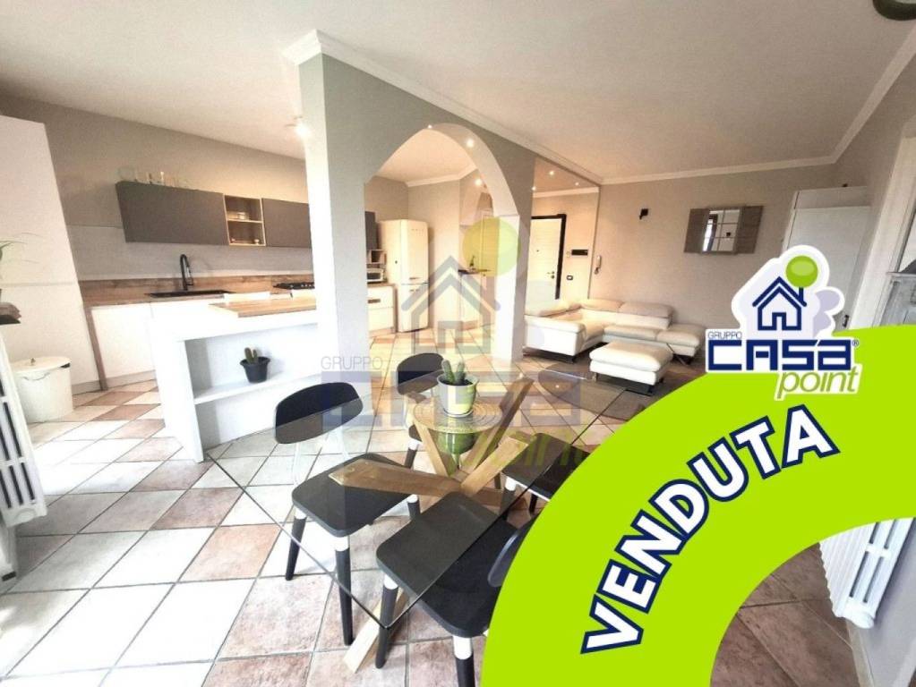 appartamento in vendita a Castelvetro Piacentino in zona Castelvetro