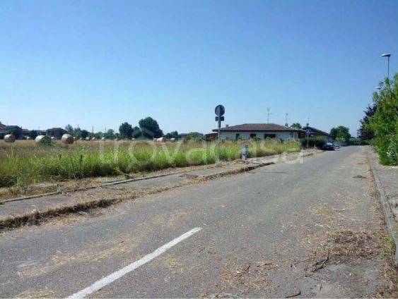 terreno agricolo in vendita a Castelvetro Piacentino in zona San Giuliano