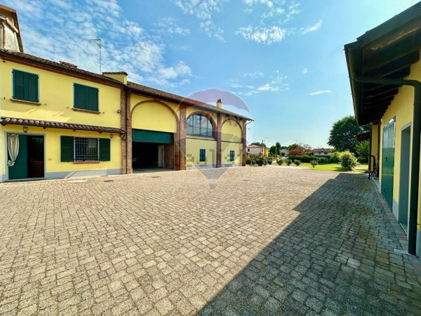 appartamento in vendita a Castelvetro Piacentino
