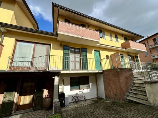 casa indipendente in vendita a Castelvetro Piacentino