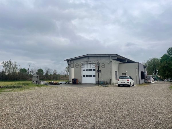 ufficio in vendita a Castelvetro Piacentino