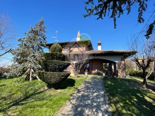 casa indipendente in vendita a Castelvetro Piacentino