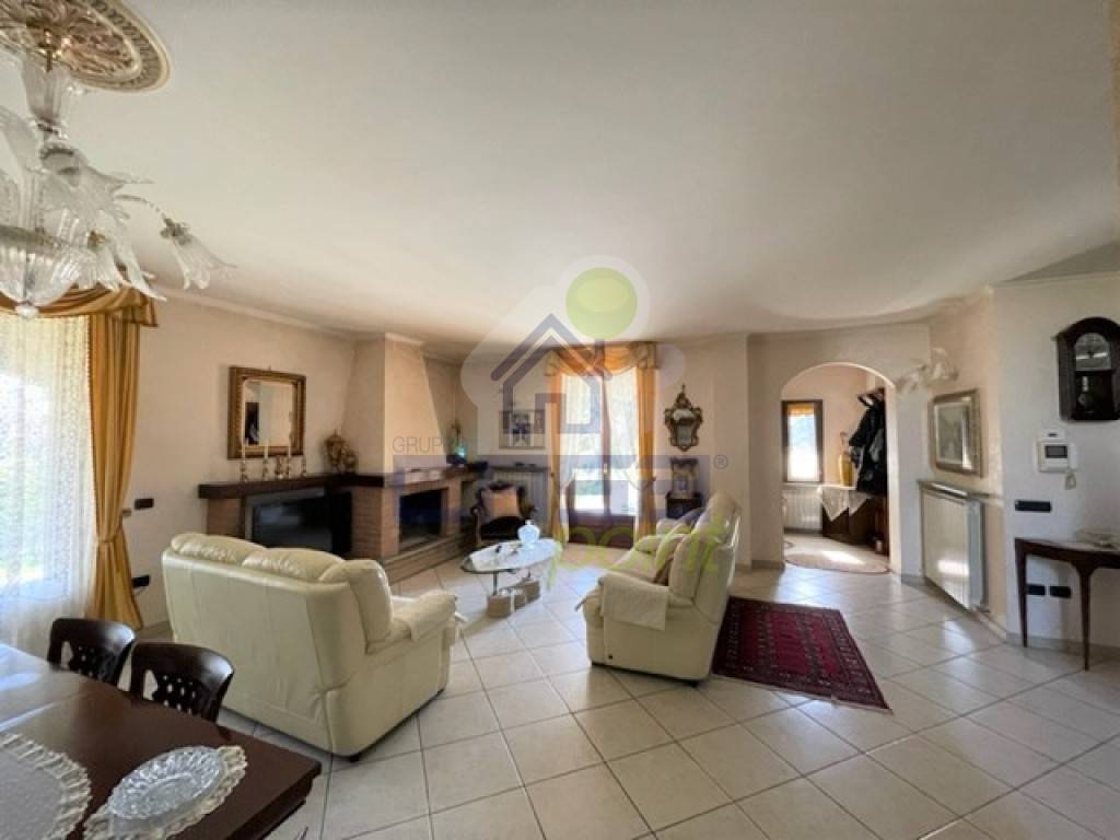 casa indipendente in vendita a Castelvetro Piacentino