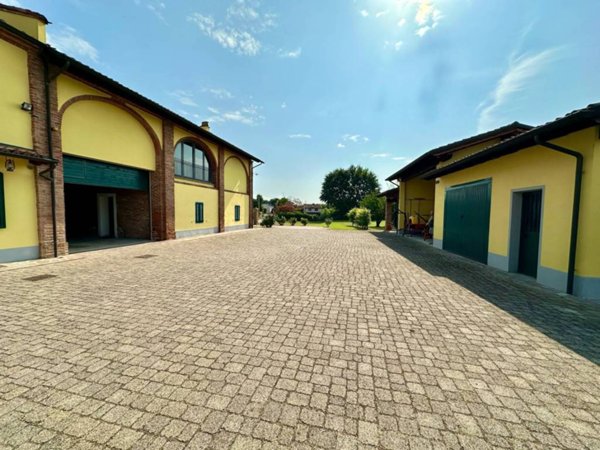 casa indipendente in vendita a Castelvetro Piacentino
