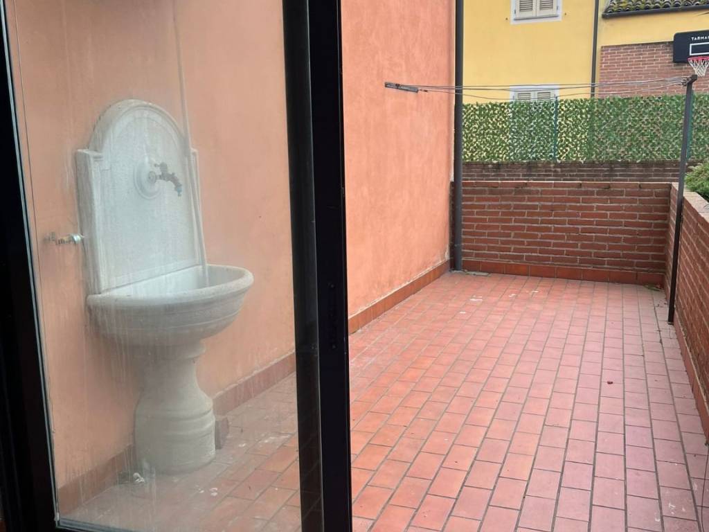 appartamento in vendita a Castelvetro Piacentino in zona Castelvetro