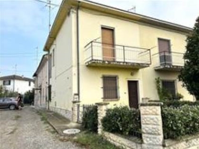 casa indipendente in vendita a Castelvetro Piacentino