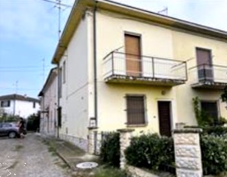 casa indipendente in vendita a Castelvetro Piacentino