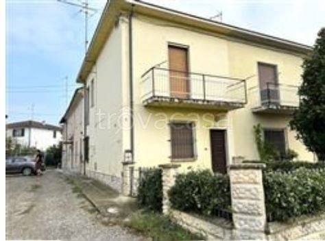 casa indipendente in vendita a Castelvetro Piacentino