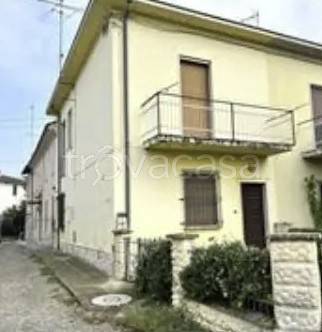 casa indipendente in vendita a Castelvetro Piacentino