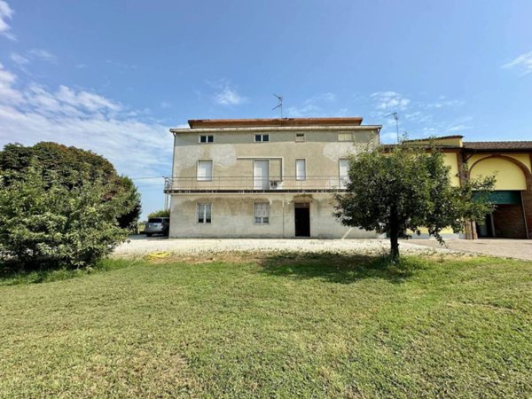 casa indipendente in vendita a Castelvetro Piacentino