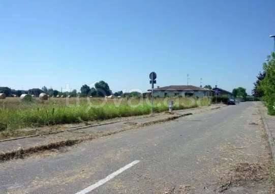 terreno edificabile in vendita a Castelvetro Piacentino in zona San Giuliano