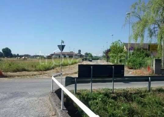 terreno agricolo in vendita a Castelvetro Piacentino in zona San Giuliano