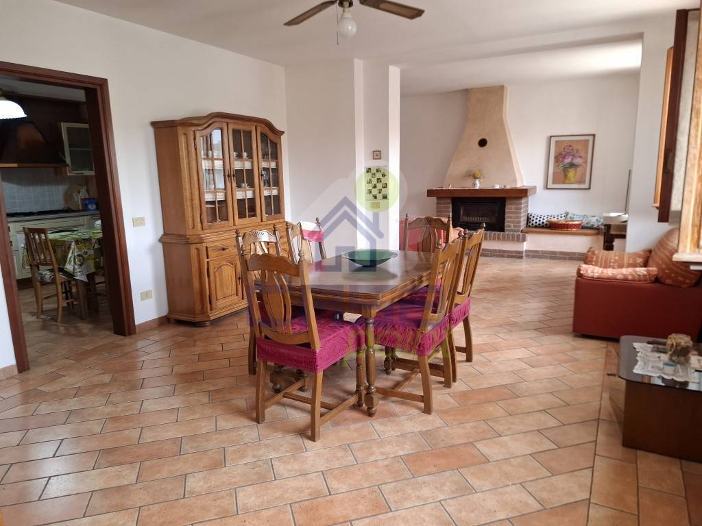 appartamento in vendita a Castelvetro Piacentino in zona San Giuliano