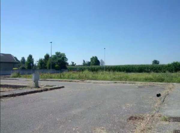 terreno edificabile in vendita a Castelvetro Piacentino in zona San Giuliano