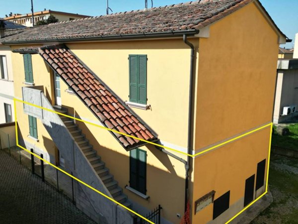 appartamento in vendita a Castelvetro Piacentino in zona Castelvetro