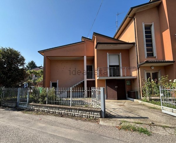 appartamento in vendita a Castelvetro Piacentino